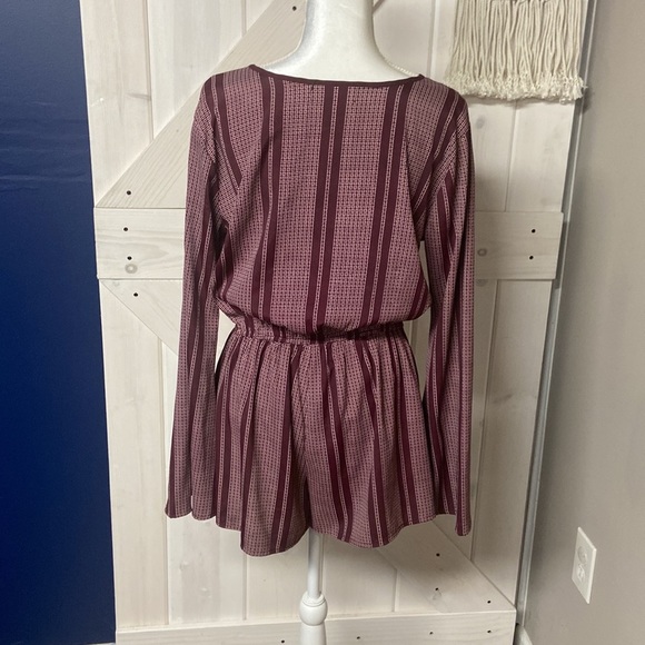 Band of Gypsies Bell Sleeve Romper, Large - Picture 6 of 7